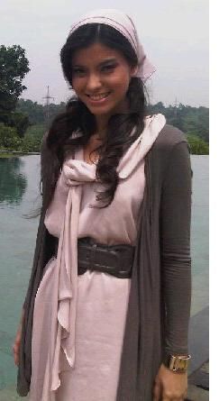 Medina Barackbah a.k.a. Medina Yuhuu, a Tv advertisement model of Wardah Cosmetics and sinetron actor